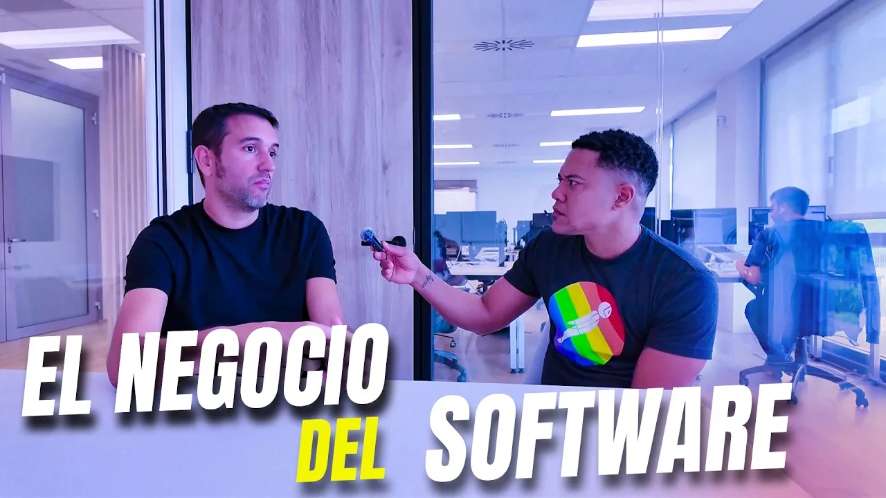 Bezael Pérez entrevistando a Guillem Puey en las oficinas de app2U sobre el negocio del software