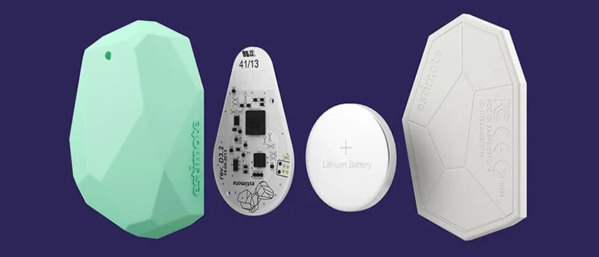 Desmuntatge d'un beacon Estimote amb carcassa, placa electrònica i bateria de liti