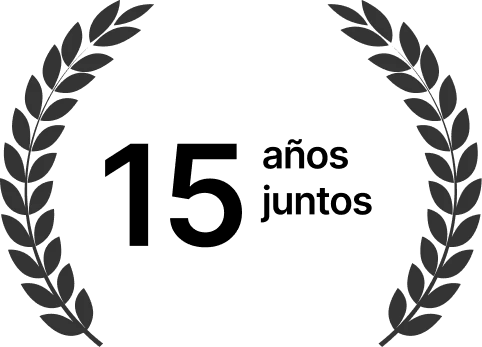 Insígnia de 15 anys junts envoltada d'una corona de llorer