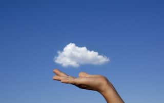 El cloud computing agrupa ideas como el almacenamiento de información, comunicaciones entre dispositivos,etc.